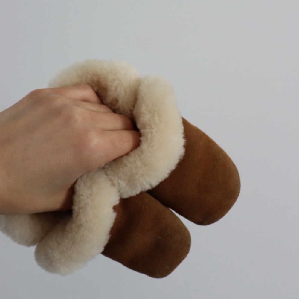 UGG Kids Neutral Suede Boots US 4/5